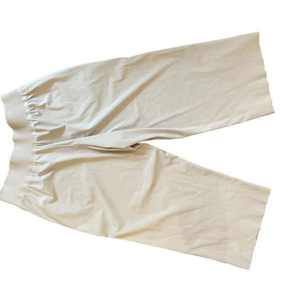 ATHLETA Cosmic Crop Beige - Picture 11 of 16